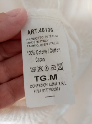 Blusa avorio con ricami floreali