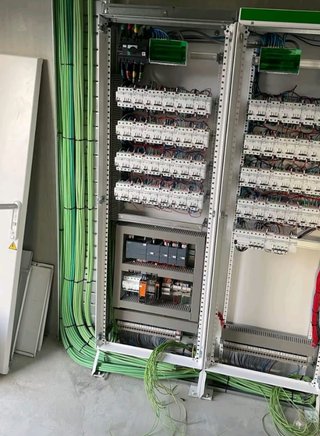 ELÉCTRICISTA PROFESIONAL AUTORIZADO