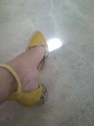 Zapatos tacón amarillos piel leopardo