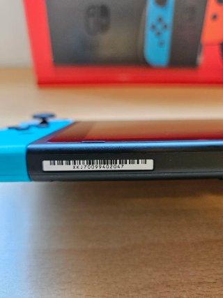 Nintendo Switch V2 + Scatola e Accessori