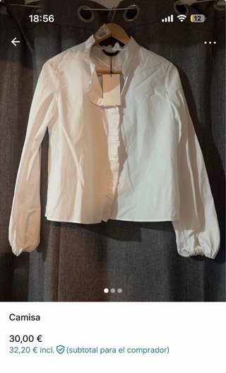 Camisa blanca con volantes