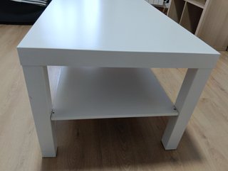 Mesa de centro blanca y madera