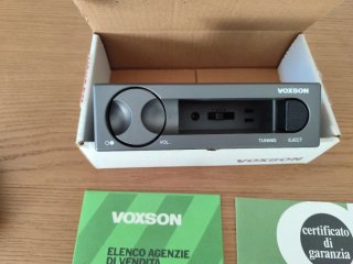 Autoradio Voxson con frontalino asportabile