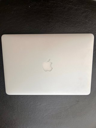MacBook Air 13” 2015 Impecable + Caja y Cargador