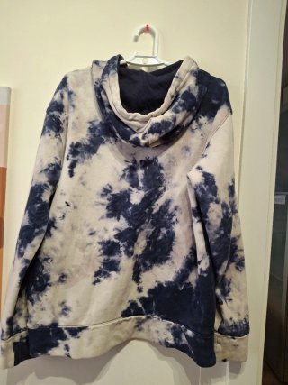 Sudadera Hollister Tie-Dye Azul y Blanca
