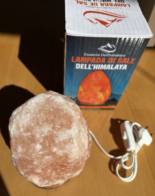Lámpara de sal mineral del Himalaya