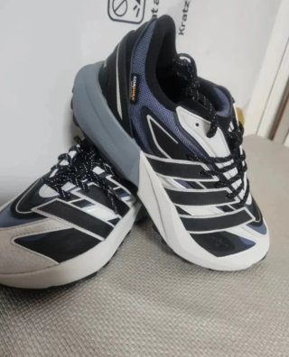 Zapatilla Adidas Lightblaze Hombre Negra/Gris