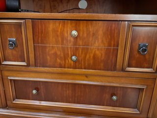 Mueble singular con múltiples opciones
