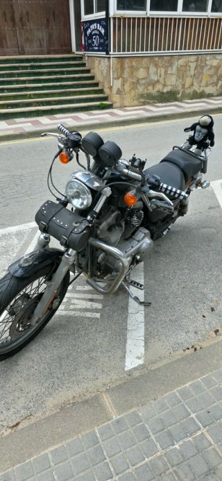 Harley Davidson Sportster 883XL Custom Negra