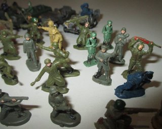 EKO escala H0 vehiculos militares y soldados