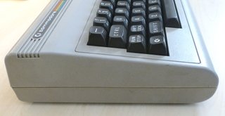 Ordenador Commodore 64 + alimentador + C2N dataset