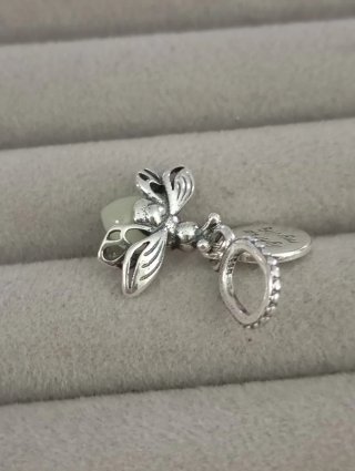 Charm luciérnaga