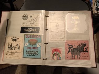 Album di etichette di liquori e vini