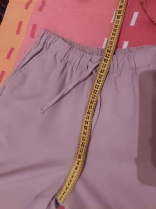 Pantalón ancho beige