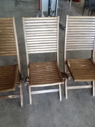 Mesa y 4 Sillas de Madera Plegables