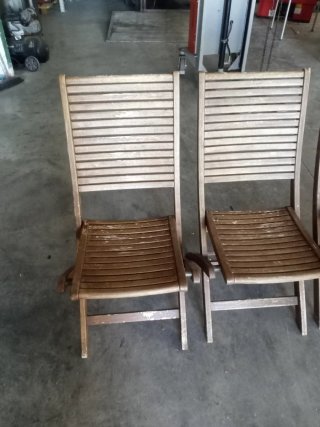 Mesa y 4 Sillas de Madera Plegables