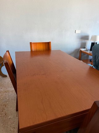 Mueble de comedor de madera