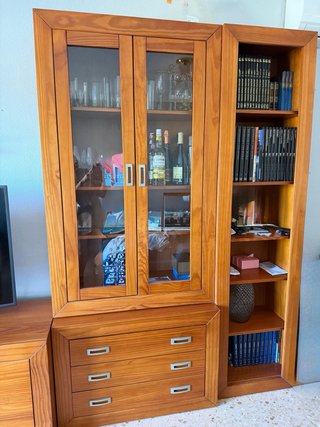 Mueble de comedor de madera