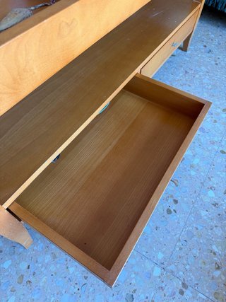 Mueble de comedor de madera