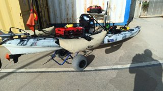 Kayak pesca Galaxy Marlin 438 + motor y accesorios