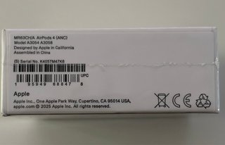 AirPods 4 con cancelación de ruido.