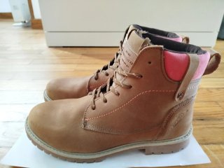 Botas de montaña cuero Nobuck Camel, GOODYEAR.