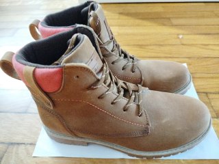Botas de montaña cuero Nobuck Camel, GOODYEAR.