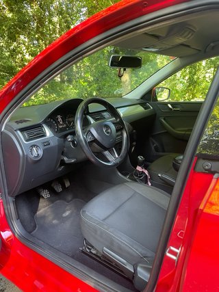 Skoda Rapid Spaceback 1.6 TDI 105 CV — Impecable