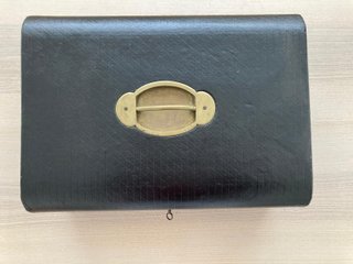 Escritorio maletín antiguo de viaje negro