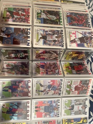 Cromos de fútbol variados