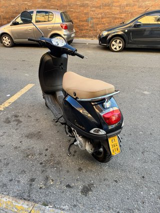Vespa LX50 Negra