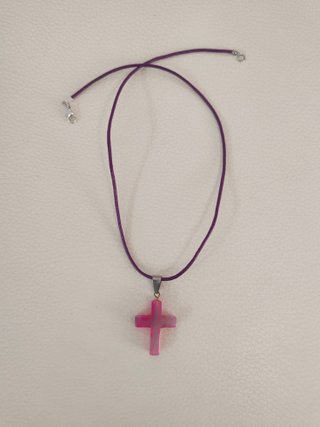 Collar Piel Violeta Cruz Rosa