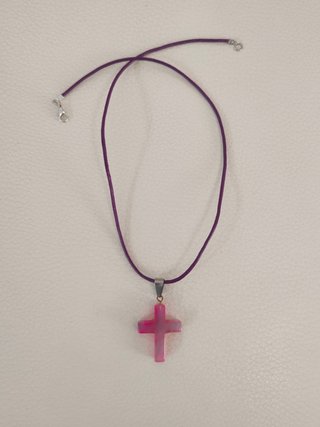 Collar Piel Violeta Cruz Rosa