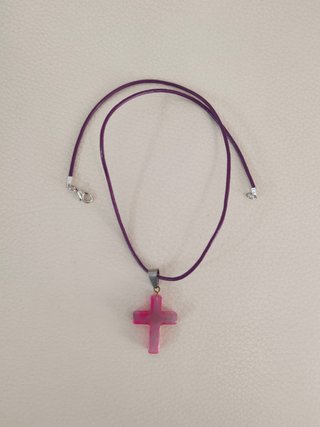 Collar Piel Violeta Cruz Rosa