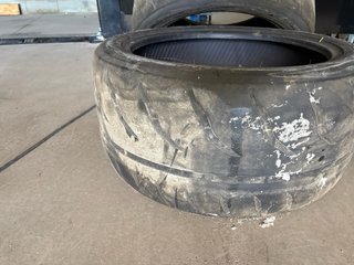 Toyo R888R 265/35/18 Neumático