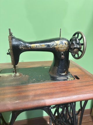 Máquina de coser Singer  FUNCIONA PERFECTAMENTE