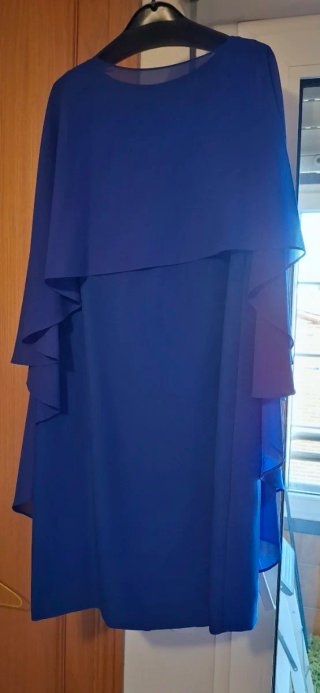 Elegante vestido azul para fiesta o bodas