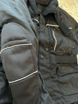 Chaqueta de moto negra
