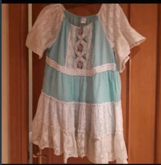 Vestido de mujer con encaje