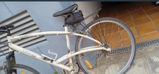 Bicicleta de adulto blanca