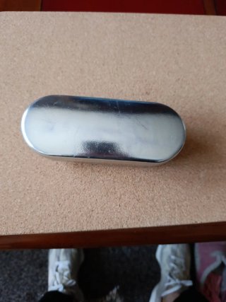 Funda de gafas Custo Barcelona plateada