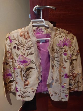 Traje de fiesta El corte inglés beige y morado