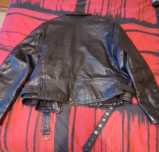 Chaqueta de cuero negra