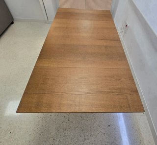 Mesa extensible cuadrada de madera