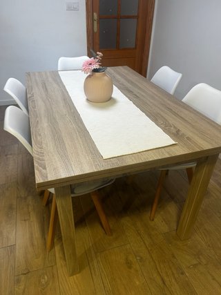 Mesa extensible de comedor madera clara