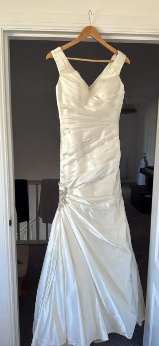 Vestido de Novia color Champagne Encaje. Talla 38