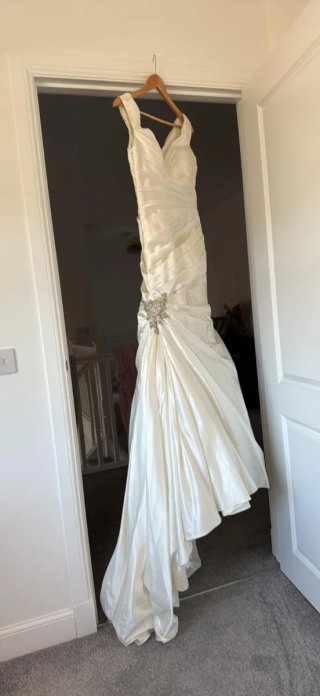 Vestido de Novia color Champagne Encaje. Talla 38