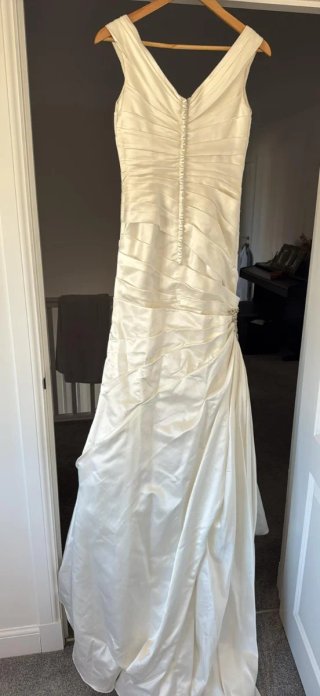 Vestido de Novia color Champagne Encaje. Talla 38