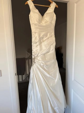Vestido de Novia color Champagne Encaje. Talla 38