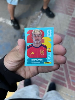 Lamine Yamal - Cromos Panini FIFA 26